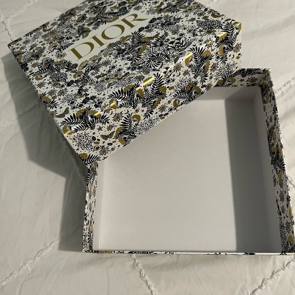 Authentic Dior paper gift box🔥🔥 - Picture 5 of 5